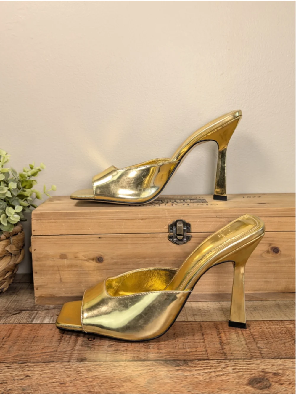 Marc Fisher 7.5 LTD Baber Metallic Gold Leather Heel Slide Square Toe Sandals - Picture 3 of 10